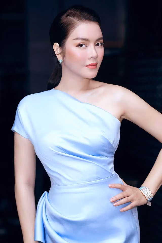 Ly Nha Ky cong khai chia tay ban trai sau 9 nam hinh anh 1 