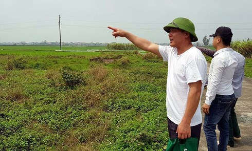 Người dân cho rằng, chính quyền không nên lấy ruộng 2 lúa của họ để làm dự án