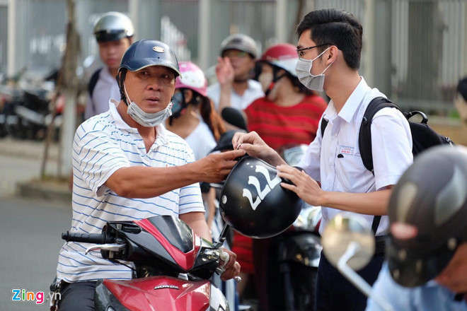 De thi Ngu van hoi ve 'Ai da dat ten cho dong song?' hinh anh 8 