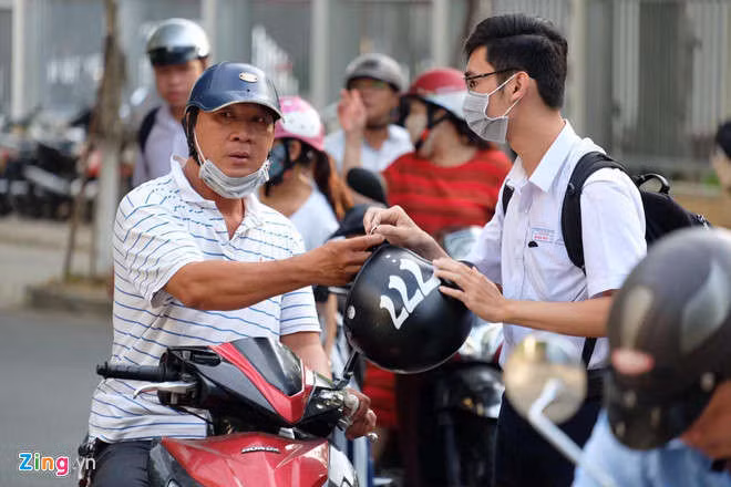 De thi Ngu van hoi ve 'Ai da dat ten cho dong song?' hinh anh 8 