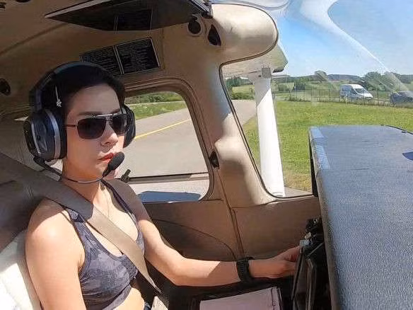 Nhan sắc Hoàng quý phi vừa bị phế truất vì bất trung ở Thái Lan - ảnh 8