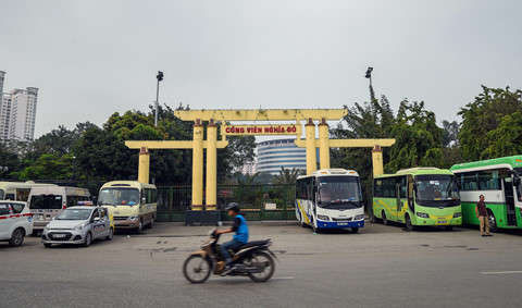 Nhung cong vien o Ha Noi bi 'xen dat' lam nha hang, quan ca phe hinh anh 1 