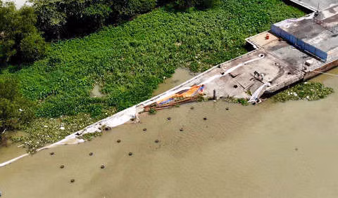 Can canh cau tau Ba Son sap xuong song Sai Gon hinh anh 3 