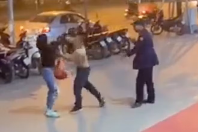 Nguoi phu nu bi bao ve danh: 'Toi bi dam guc tai cho' hinh anh 1 Screen_Shot_2019-12-16_at_7.11.47_AM.png