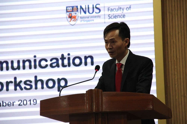 PGS.TS. Nguyễn Tiền Giang - Phó Hiệu trưởng Trường ĐHKHTN phát biểu khai mạc.