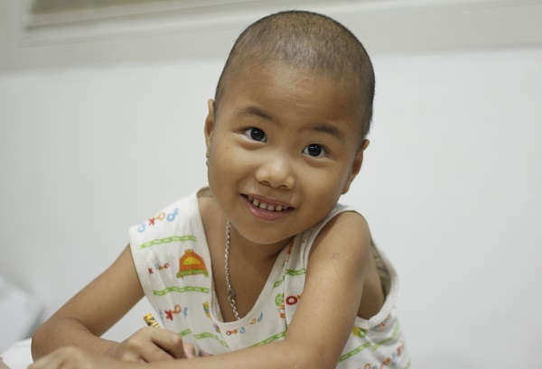 Động lực chữa bệnh đặc biệt của cô bé ung thư máu 6 tuổi