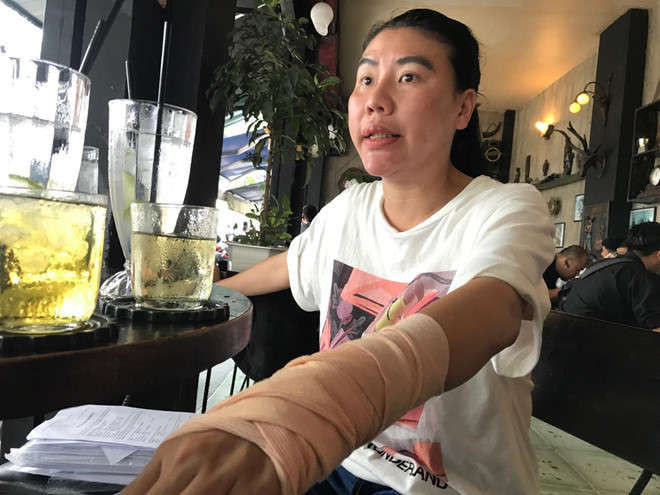 Pho chanh an quan 4 bi to cao xong vao nha 'bat' tre em hinh anh 1 