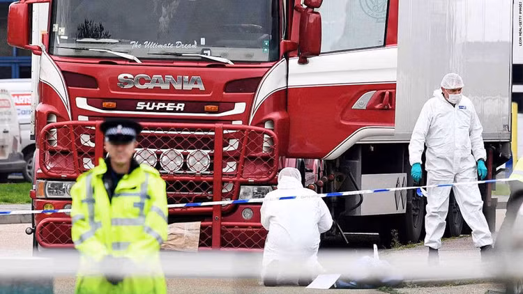 Vi sao 39 nguoi phai vao Anh trong xe dong lanh -25 do C? hinh anh 3 