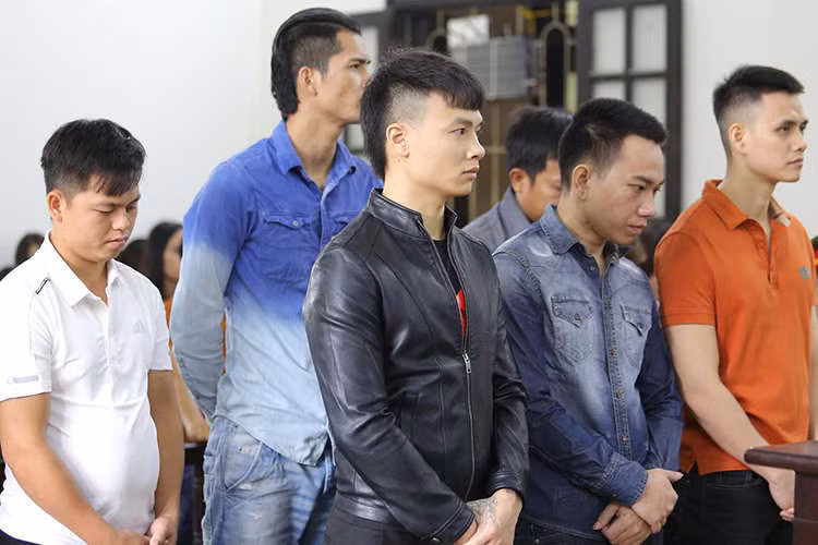 Các bị cáo tại phiên toà sáng nay. Ảnh: Phạm Dự.