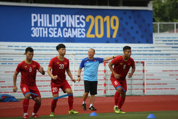 Huấn luyện viên Park tỏ ra không hài lòng với công tác tổ chức của nước chủ nhà. Ảnh: HOÀI THU