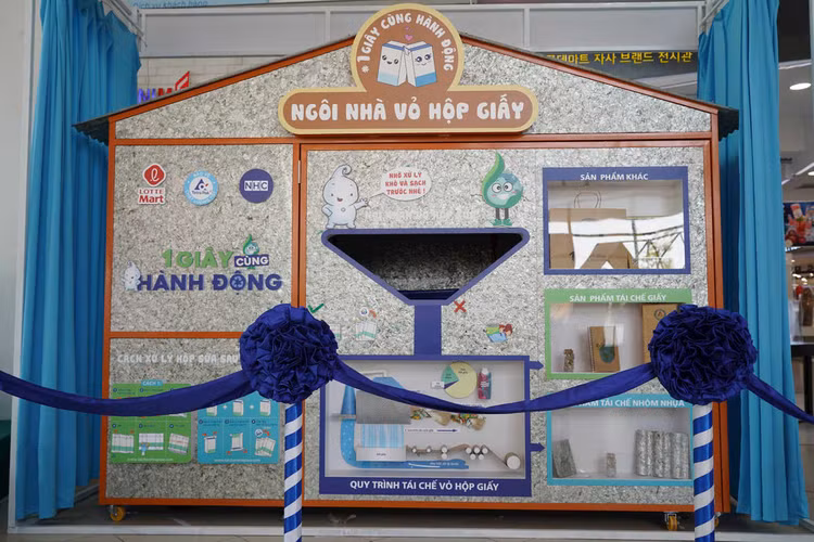 Với thông điệp “Một giây cùng hành động”, Ngôi nhà vỏ hộp giấy góp phần thiết thực trong việc giảm rác thải.