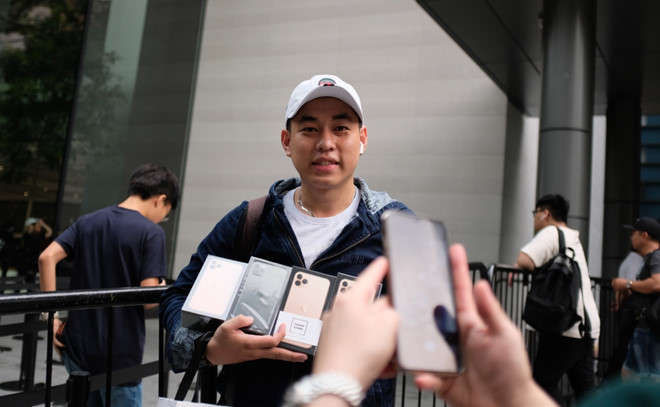 Apple Store vo tran vi nhieu nguoi Viet mua den 6 chiec iPhone 11 hinh anh 31 