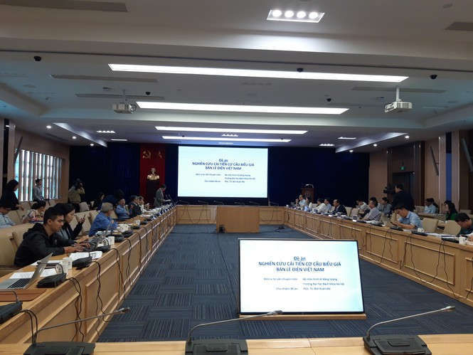 Đề xuất luật hóa điều chỉnh giá điện 6 tháng một lần, tăng giảm giá theo mùa - ảnh 1