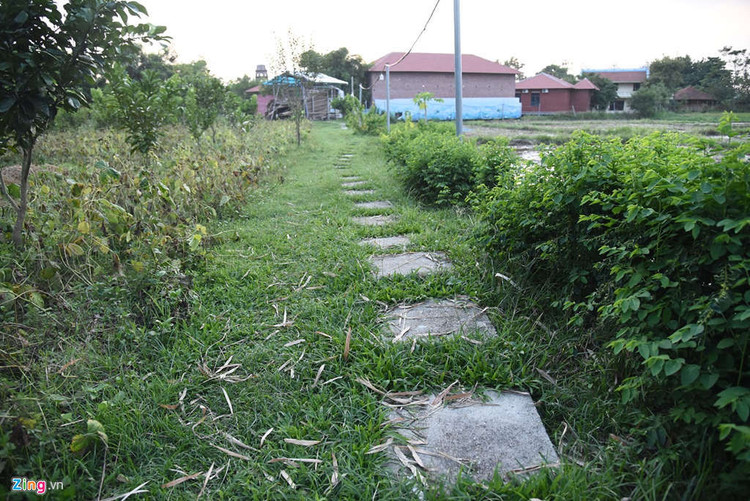 Biet phu, trang trai duoc su Toan xay dung ben canh chua Nga Hoang hinh anh 9 