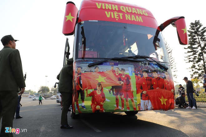 May bay dua nha vo dich SEA Games ha canh xuong Noi Bai hinh anh 35 