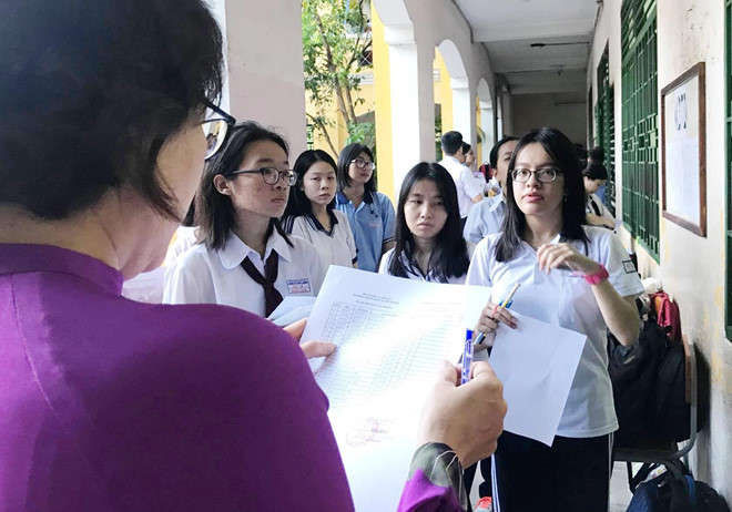 De thi Ngu van hoi ve 'Ai da dat ten cho dong song?' hinh anh 13 