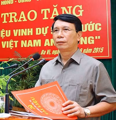 Ông Hà Xuân Hưng, Bí thư Huyện ủy