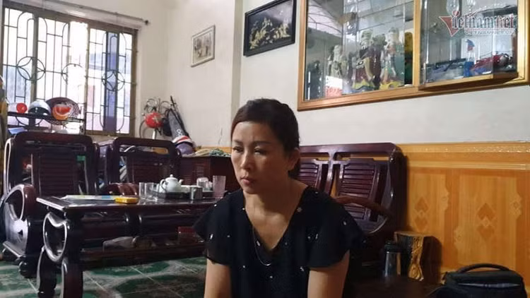 Cho 4 cháu nhỏ uống chai sữa, đối tượng nói 'chúng mày bị tao đầu độc rồi'