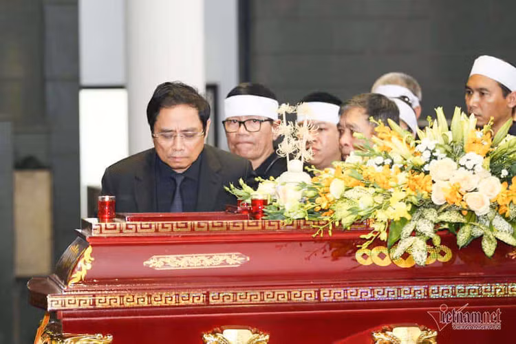 Hàng nghìn người đưa tiễn Thứ trưởng Lê Hải An