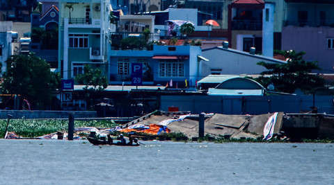 Can canh cau tau Ba Son sap xuong song Sai Gon hinh anh 9 