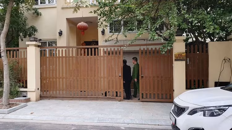 Đang khám nhà Chánh văn phòng Thành ủy Hà Nội - ảnh 1