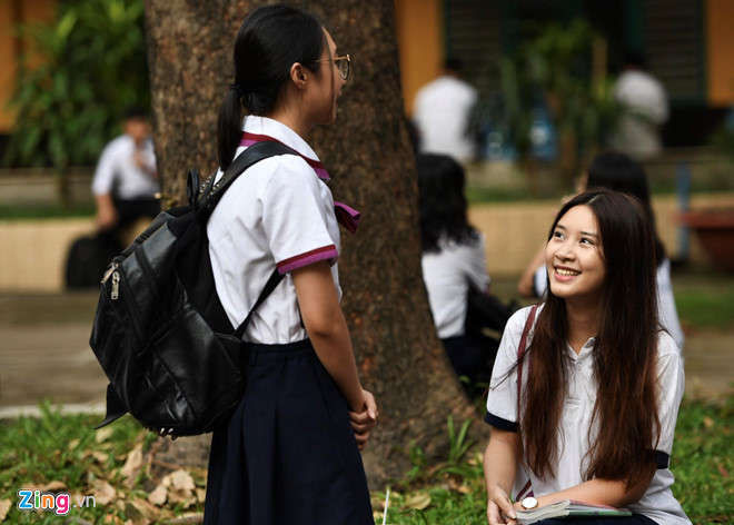 De thi Ngu van hoi ve 'Ai da dat ten cho dong song?' hinh anh 23 