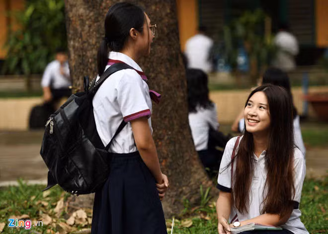 De thi Ngu van hoi ve 'Ai da dat ten cho dong song?' hinh anh 23 