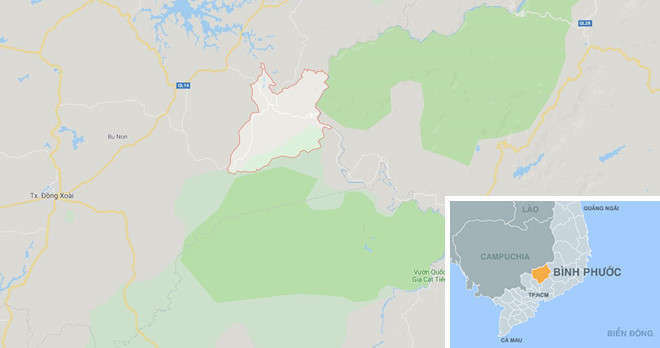 Chong san phu bi tai xe duoi khoi xe ke luc chau be chao doi ben duong hinh anh 3 