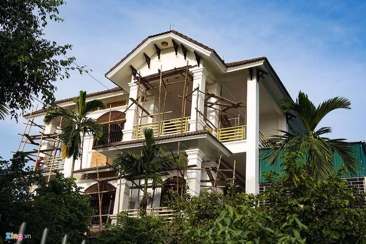 Biet thu, xe sang o xa co 1.500 nguoi xuat khau lao dong hinh anh 5 