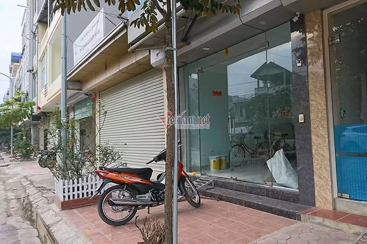 Chủ tịch thị trấn tiết lộ uẩn khúc vụ bọc thuốc phát nổ trước nhà dân