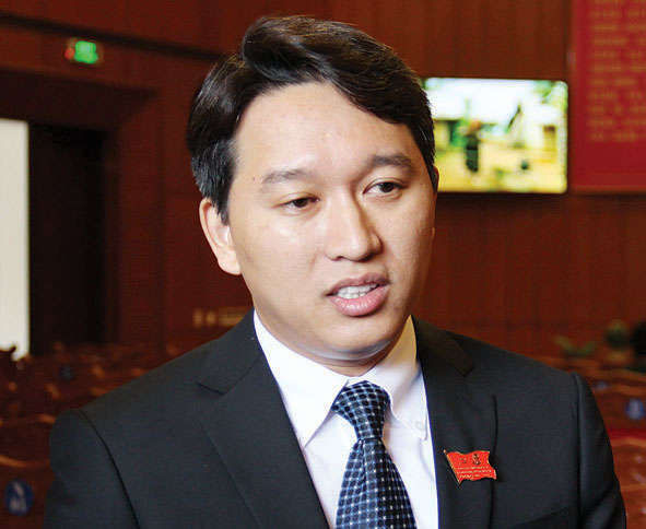 chan dung pho chanh van phong trung uong dang 43 tuoi hinh 4