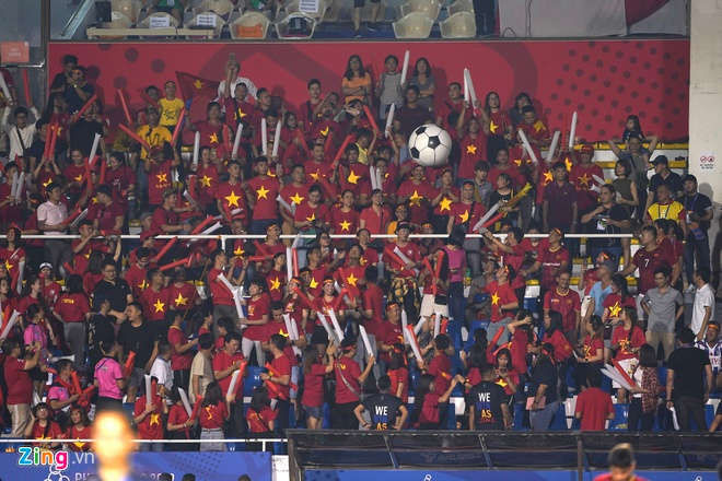 Ha Campuchia 4-0, U22 Viet Nam vao chung ket SEA Games hinh anh 14 