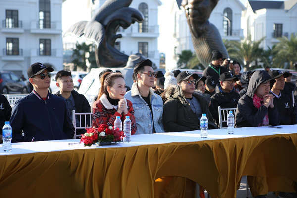 300 VinFaster chinh phục cao nguyên đá Đồng Văn