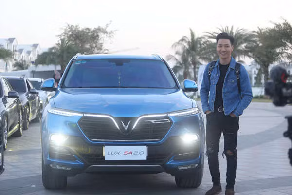 300 VinFaster chinh phục cao nguyên đá Đồng Văn