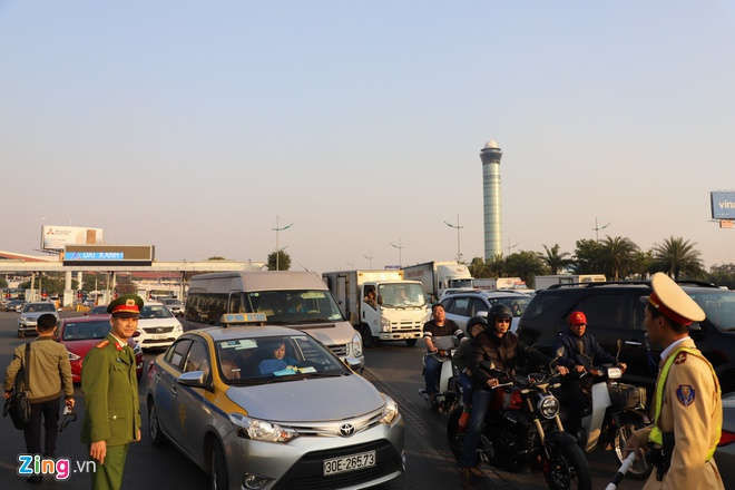 May bay dua nha vo dich SEA Games ha canh xuong Noi Bai hinh anh 25 