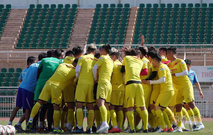 Sao U23 Việt Nam đáp cực gắt 'Messi Thái' sau lời khiêu chiến