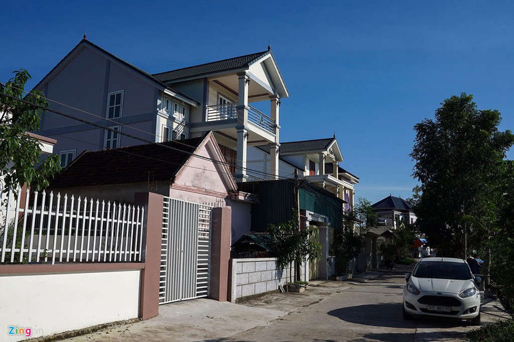 Biet thu, xe sang o xa co 1.500 nguoi xuat khau lao dong hinh anh 10 