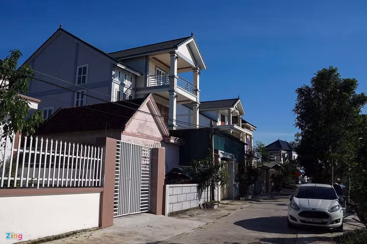 Biet thu, xe sang o xa co 1.500 nguoi xuat khau lao dong hinh anh 10 