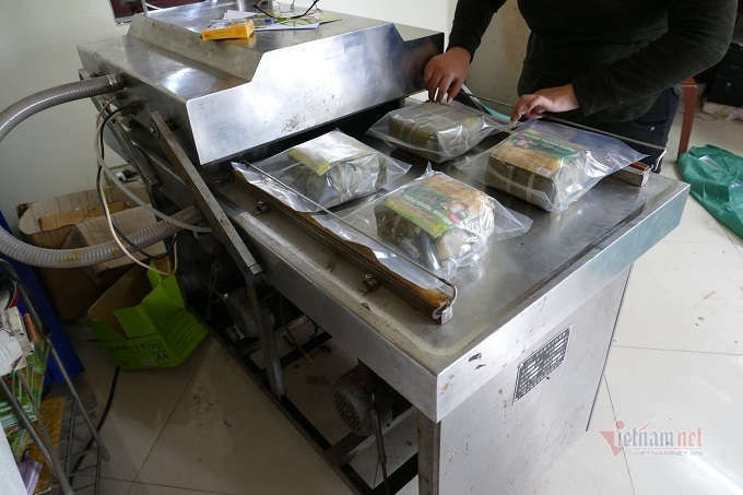 Làng sản xuất bánh chưng Hà Nội tất bật ngày cuối năm