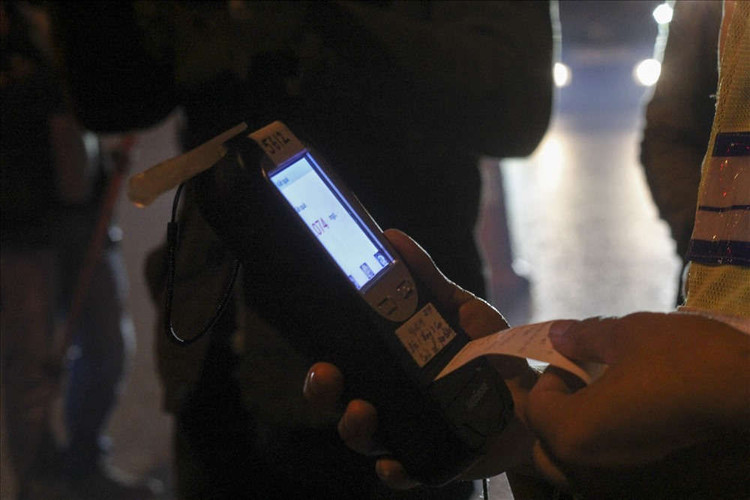 Với những trường hợp trong hơi thở có nồng độ cồn, thiết bị đo sẽ hiển thị chỉ số nồng độ cồn vi phạm và in ra kết quả.