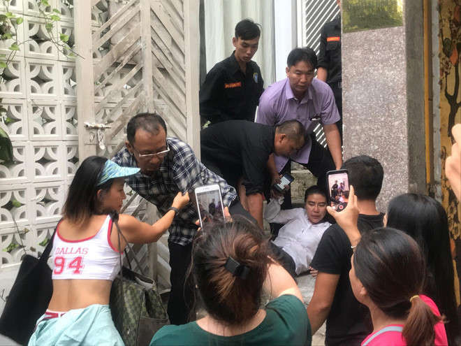 Pho chanh an quan 4 bi to cao xong vao nha 'bat' tre em hinh anh 3 