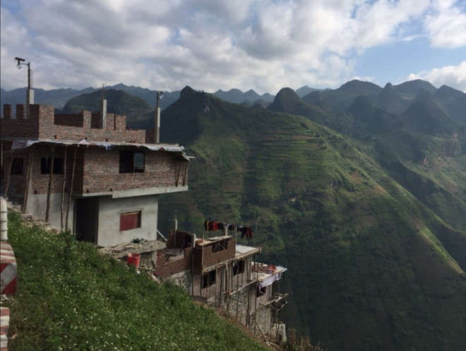 Ha Giang muon thao do, chu nha nghi Ma Pi Leng xin giu nguyen 7 tang hinh anh 2 