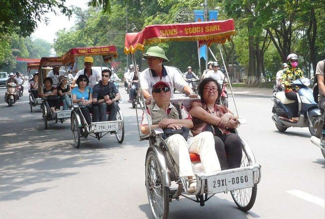 Do di chuyển chậm, gây ảnh hưởng đến giao thông nên thành phố Hà Nội đã có chủ trương dừng hoạt động xe xích lô ảnh: Anh Trọng