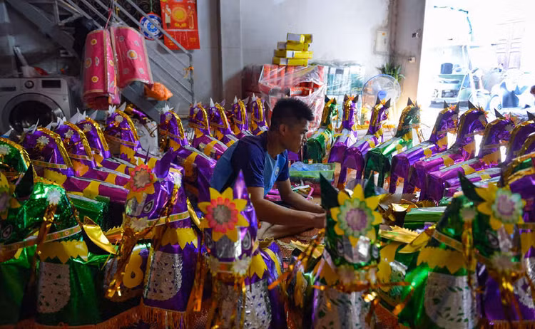 Truc thang, can cau, xe phan khoi lon bang giay de cung ram thang 7 hinh anh 2 