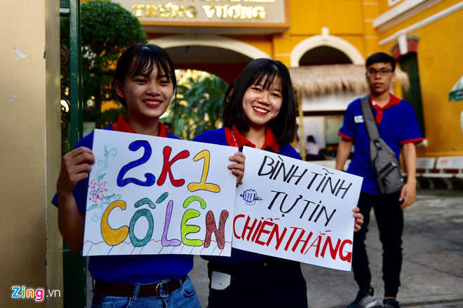 De thi Ngu van hoi ve 'Ai da dat ten cho dong song?' hinh anh 22 