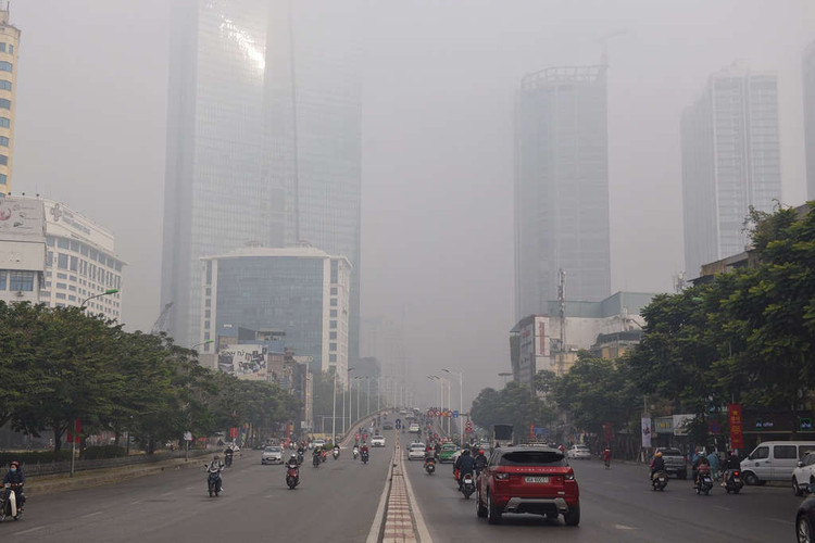 O nhiem khong khi tang cao, cac nga duong Ha Noi mit mo hinh anh 2 z1657979482168_4804e90865448e18aae90293263e4e3e.jpg