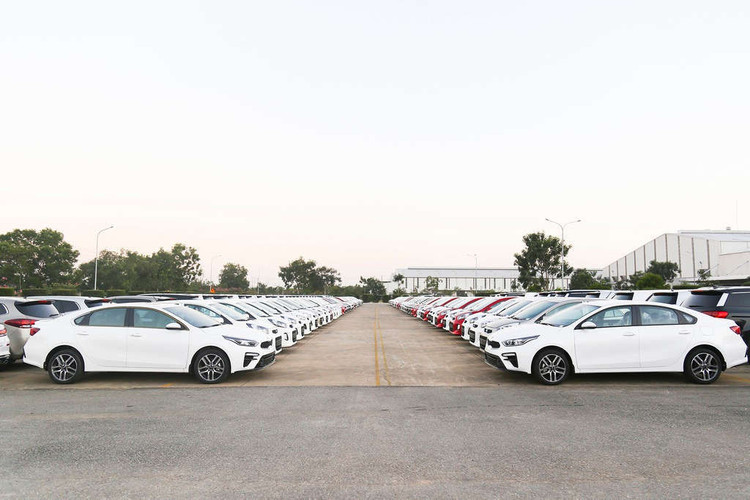 Nam 2019 nhieu bien dong cua 5 ty phu USD Viet Nam hinh anh 3 Xe_KIA_Cerato_duoc_san_xuat_tai_nha_may_THACO_KIA.jpg