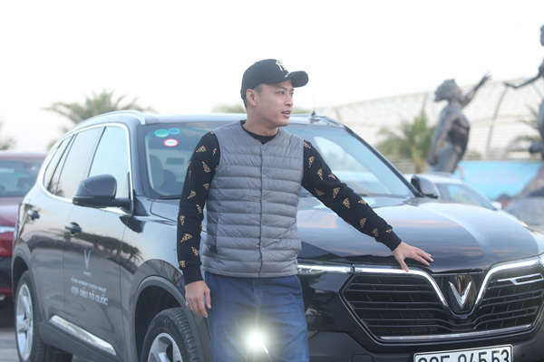 300 VinFaster chinh phục cao nguyên đá Đồng Văn