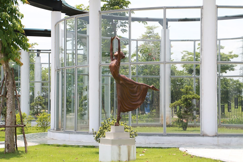 Một vũ công với điệu bale...