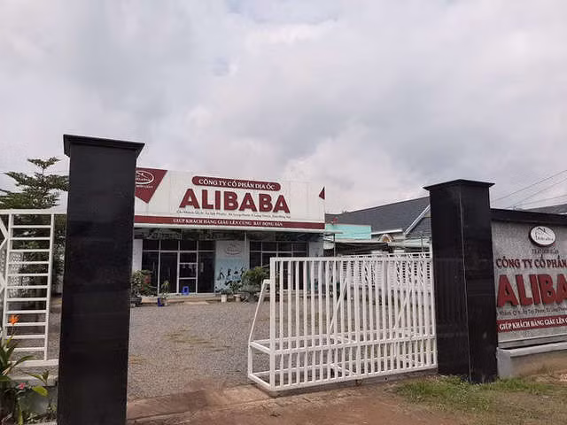  Cận cảnh hoang tàn ở các văn phòng, dự án khi ông chủ Alibaba xộ khám - Ảnh 11.